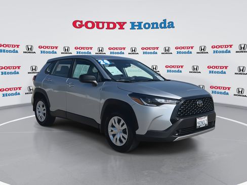 Used 2024 Toyota Corolla Cross L FWD image 2
