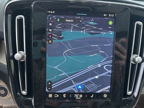 Used 2023 Volvo XC40 B5 Plus w/ Protection Package Premier image 21