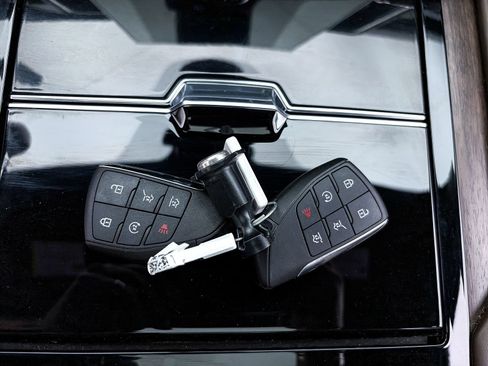 Used 2025 GMC Yukon XL Denali Ultimate AWD/4WD image 33