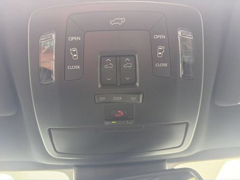 New 2026 Toyota Sienna XSE FWD image 37