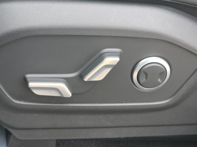 Certified 2025 Hyundai Santa Fe SEL FWD image 6