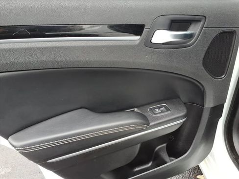 Used 2022 Chrysler 300 S image 18
