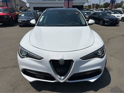 Used 2019 Alfa Romeo Stelvio AWD image 2