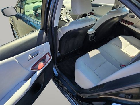 Used 2010 Lexus HS 250h Premium image 25