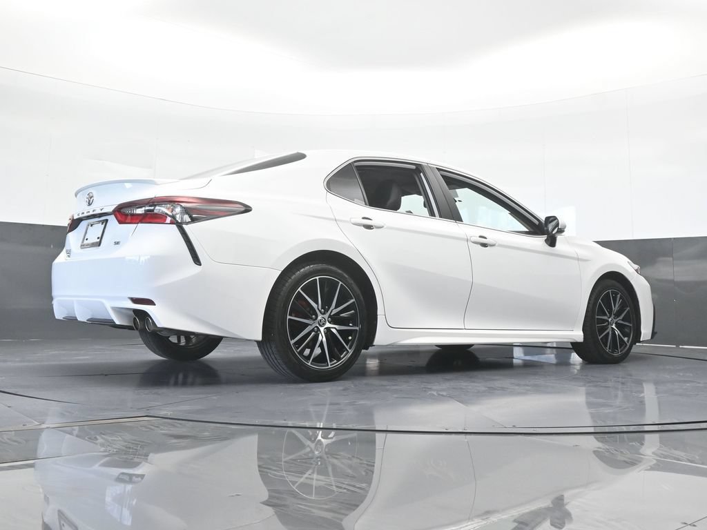 Used 2022 Toyota Camry SE w/ Convenience Package FWD image 60