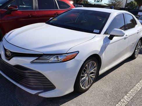 Certified 2019 Toyota Camry XLE image 2