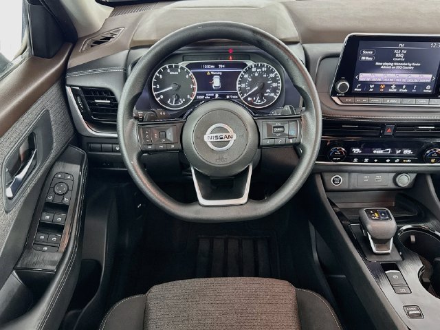 Used 2021 Nissan Rogue SV FWD image 14