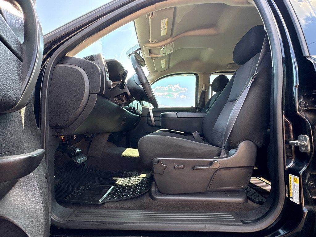 Used 2013 Chevrolet Silverado 1500 LT RWD image 16
