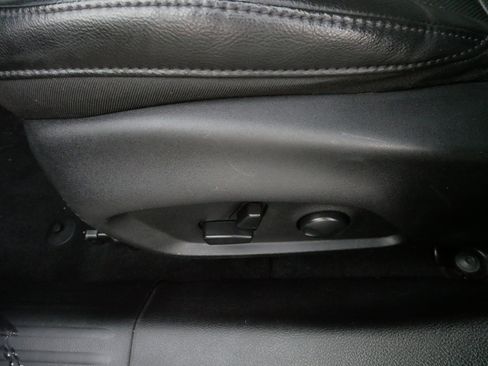 Used 2023 Jeep Compass Limited image 20