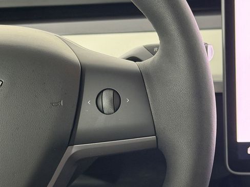Used 2022 Tesla Model Y Performance AWD/4WD image 18