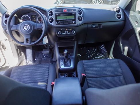 Used 2011 Volkswagen Tiguan S FWD image 22