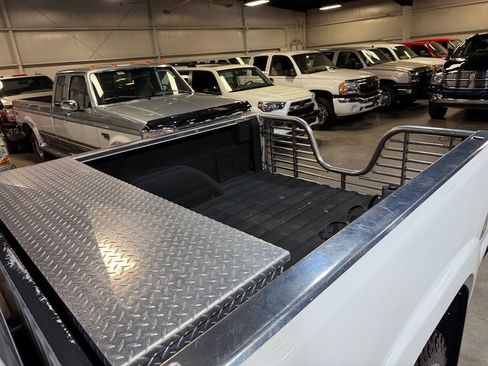Used 2006 Chevrolet Silverado 2500 LT w/ Heavy-Duty Power Package AWD/4WD image 34