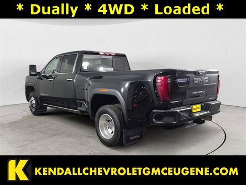 Used 2024 GMC Sierra 3500 Denali Ultimate image 3