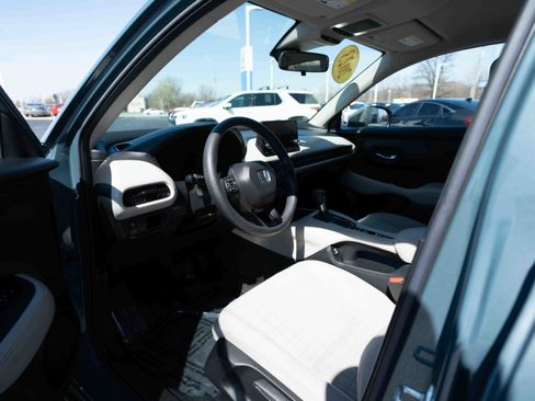 Used 2023 Honda HR-V LX image 8