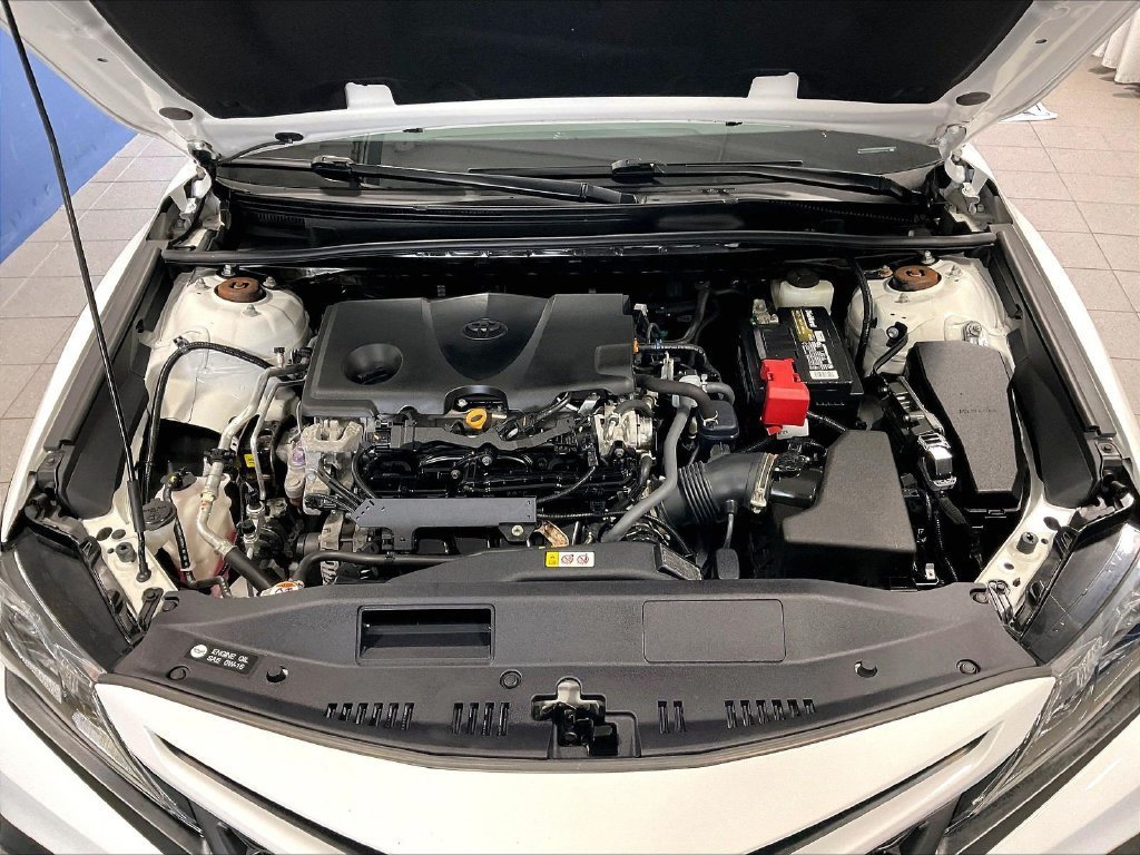 Used 2021 Toyota Camry SE w/ Cold Weather Package FWD image 29