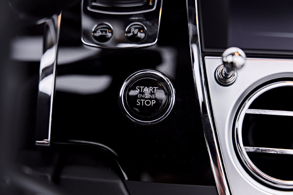 Used 2019 Rolls-Royce Dawn RWD image 70
