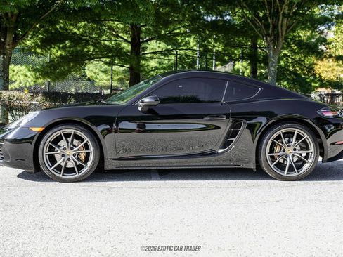 Used 2017 Porsche 718 Cayman RWD image 3