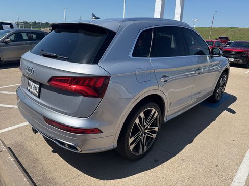 Used 2019 Audi SQ5 Premium w/ Convenience Package AWD/4WD image 5
