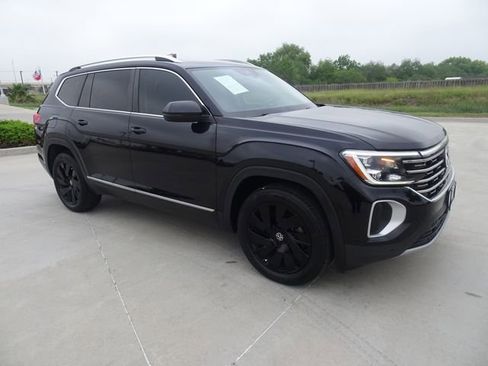 Used 2024 Volkswagen Atlas SEL AWD/4WD image 3