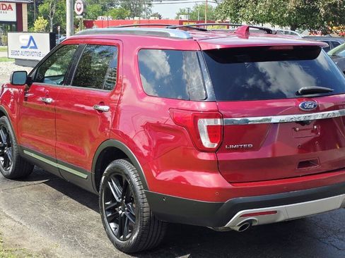 Used 2017 Ford Explorer Limited w/ Equipment Group 301A AWD/4WD image 4