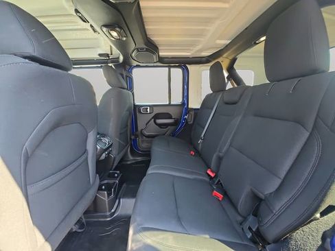 Used 2018 Jeep Wrangler Unlimited Sport S AWD/4WD image 12