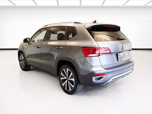 Used 2024 Volkswagen Taos SE FWD image 6
