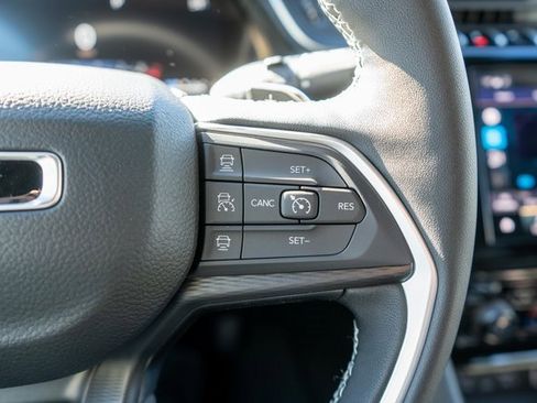 New 2025 Jeep Grand Cherokee Altitude image 20