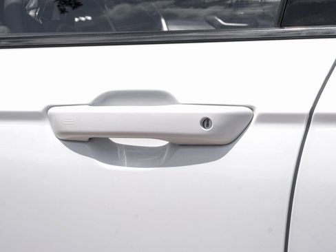 Used 2023 Jeep Grand Cherokee Altitude image 51