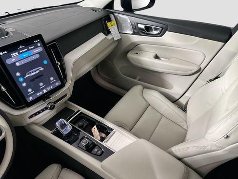 New 2026 Volvo XC60 T8 Ultra w/ Protection Package Premier image 24