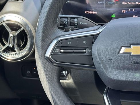 New 2026 Chevrolet Equinox EV LT image 17