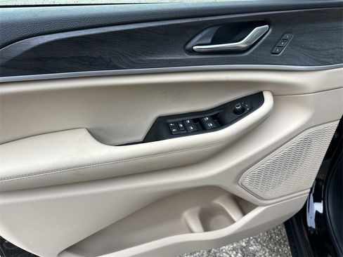 New 2025 Jeep Grand Cherokee L Limited image 13