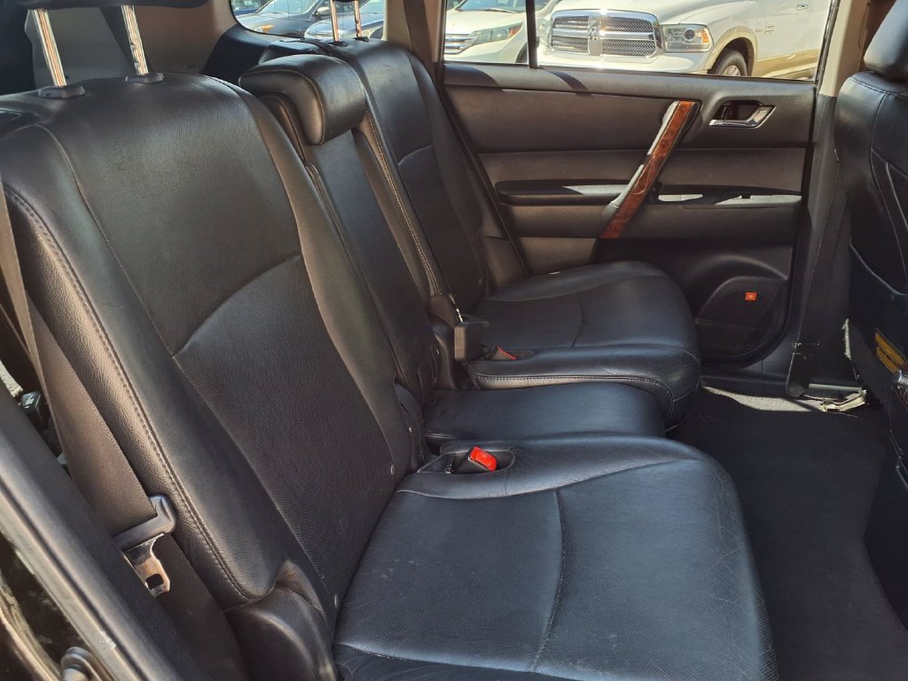 Used 2011 Toyota Highlander Limited w/ Tow Pkg AWD/4WD image 31