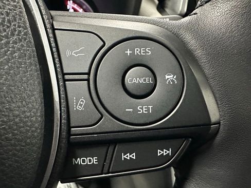 Used 2025 Toyota RAV4 XLE Premium image 20