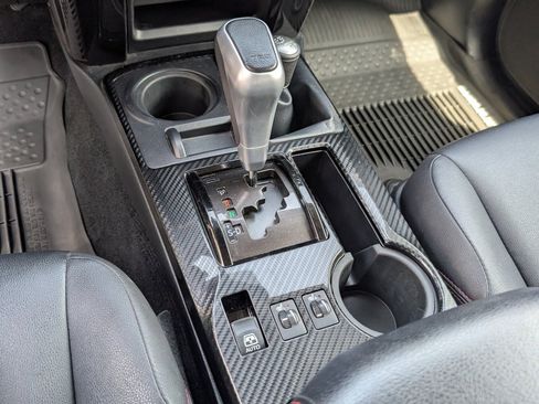 Used 2018 Toyota 4Runner TRD Off-Road Premium image 16