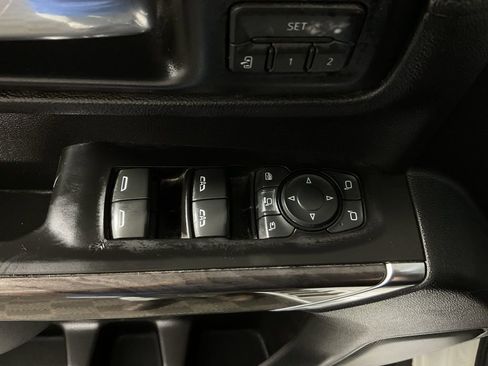 Used 2020 Chevrolet Silverado 2500 LTZ w/ LTZ Convenience Package image 18