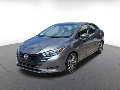 Used 2025 Nissan Versa SV FWD image 8