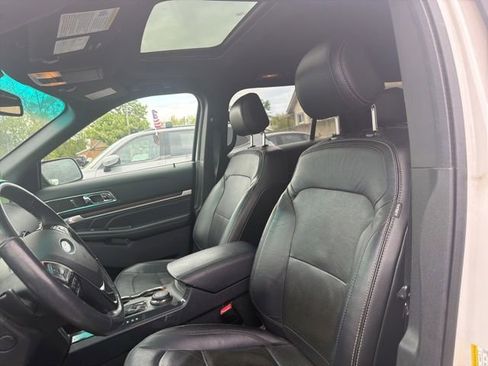 Used 2016 Ford Explorer Limited w/ Equipment Group 301A AWD/4WD image 2