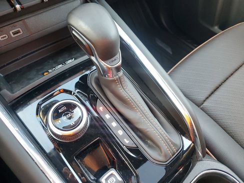 Used 2025 GMC Canyon AT4 w/ Technology Plus Package image 24