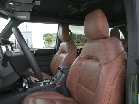 Used 2025 Ford Bronco Outer Banks AWD/4WD image 9