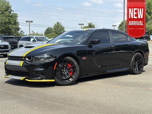 Used 2022 Dodge Charger Scat Pack w/ Dynamics Package RWD image 1