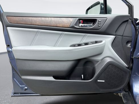 Used 2018 Subaru Outback 3.6R Limited image 9