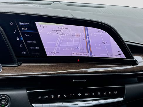 Used 2023 Cadillac Escalade Sport Platinum w/ LPO, ONYX Package AWD/4WD image 9