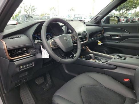 New 2026 Toyota Grand Highlander AWD Hybrid image 10