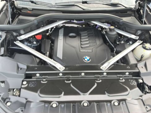 Used 2021 BMW X5 xDrive40i w/ M Sport Package AWD/4WD image 23