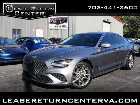 Used 2022 Genesis G70 2.0T image 1