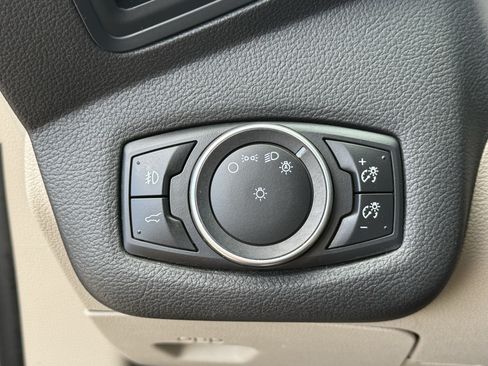 Used 2017 Ford Escape SE FWD image 25