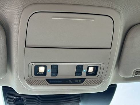 Certified 2022 Ford Explorer XLT RWD image 23