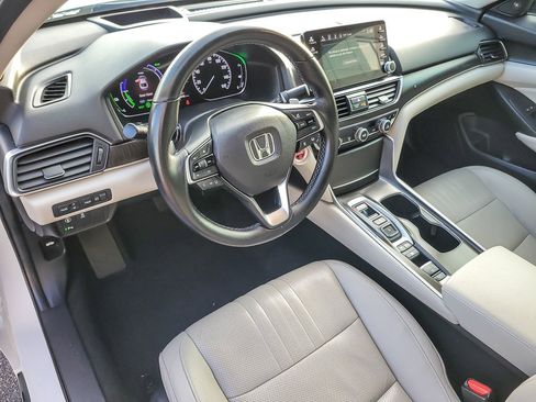Used 2019 Honda Accord Touring image 8