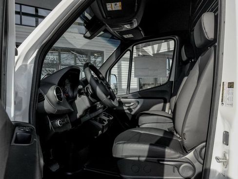 Used 2026 Mercedes-Benz Sprinter 2500 image 12