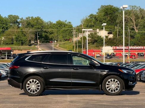 Used 2019 Buick Enclave Premium w/ LPO, Hit The Road Package AWD/4WD image 6